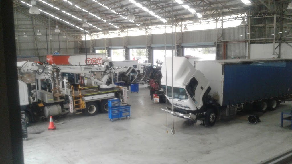 Gilbert & Roach Trucks Newcastle | store | 320 Pacific Hwy, Hexham NSW 2322, Australia | 0249648641 OR +61 2 4964 8641