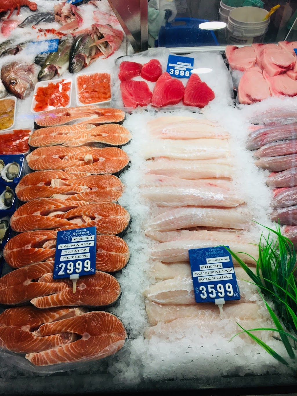 Seafood Paradise | store | Barkly Square, 90-106 Sydney Rd, Brunswick VIC 3056, Australia | 0393882919 OR +61 3 9388 2919
