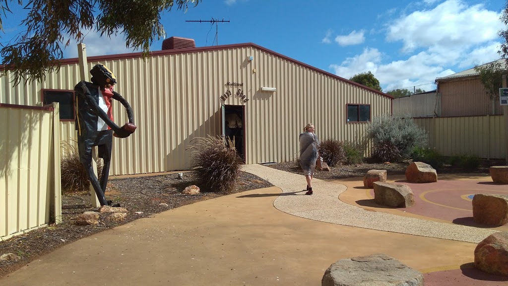 Mullewa Community Resource Centre | travel agency | 8 Jose St, Mullewa WA 6630, Australia | 0899611500 OR +61 8 9961 1500
