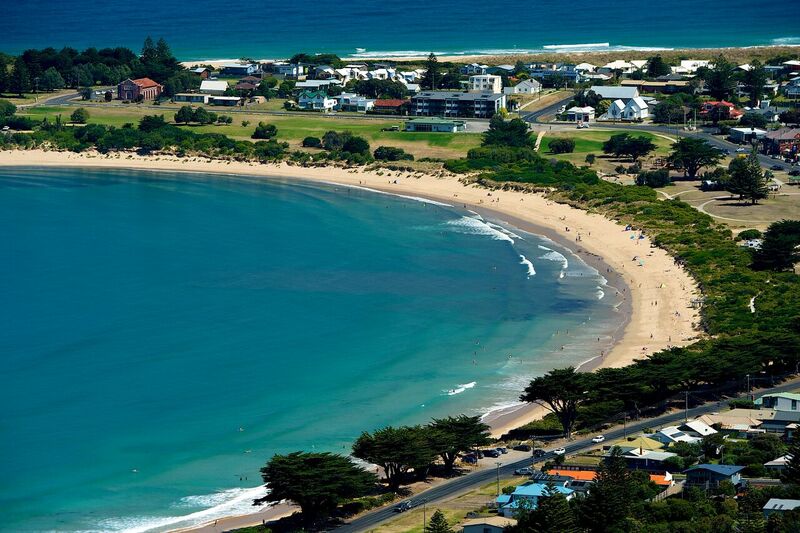 Apollo Bay Breaks | Vista Ave, Apollo Bay VIC 3233, Australia | Phone: 0402 332 571