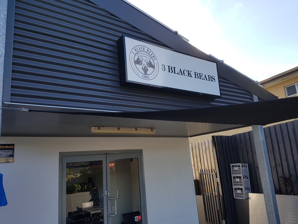 3 Black Bears | 4 Tenbar St, Tingalpa QLD 4173, Australia | Phone: (07) 3890 0283