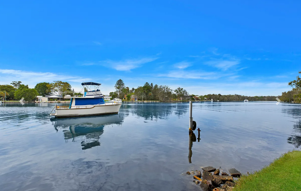 Dawn To Dusk River Retreat | 230 Dora St, Dora Creek NSW 2264, Australia | Phone: 1300 737 045