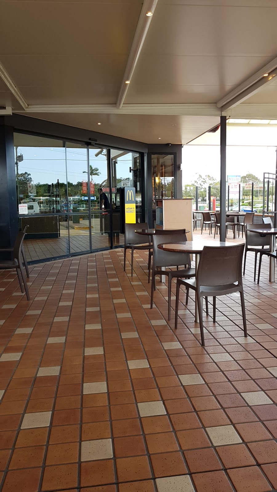 McDonalds Capalaba | cafe | 203 Old Cleveland Rd, Capalaba QLD 4157, Australia | 0732456266 OR +61 7 3245 6266