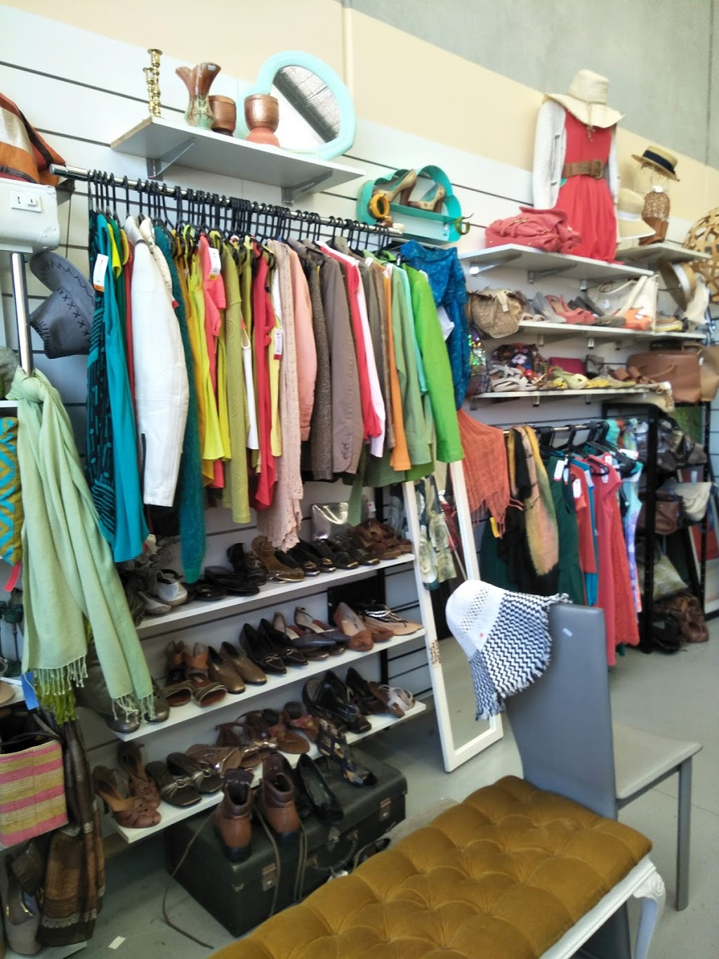 Salvos Stores Chelsea Heights | store | 2/1-5 Hartwood Ct, Chelsea Heights VIC 3196, Australia | 0397738052 OR +61 3 9773 8052