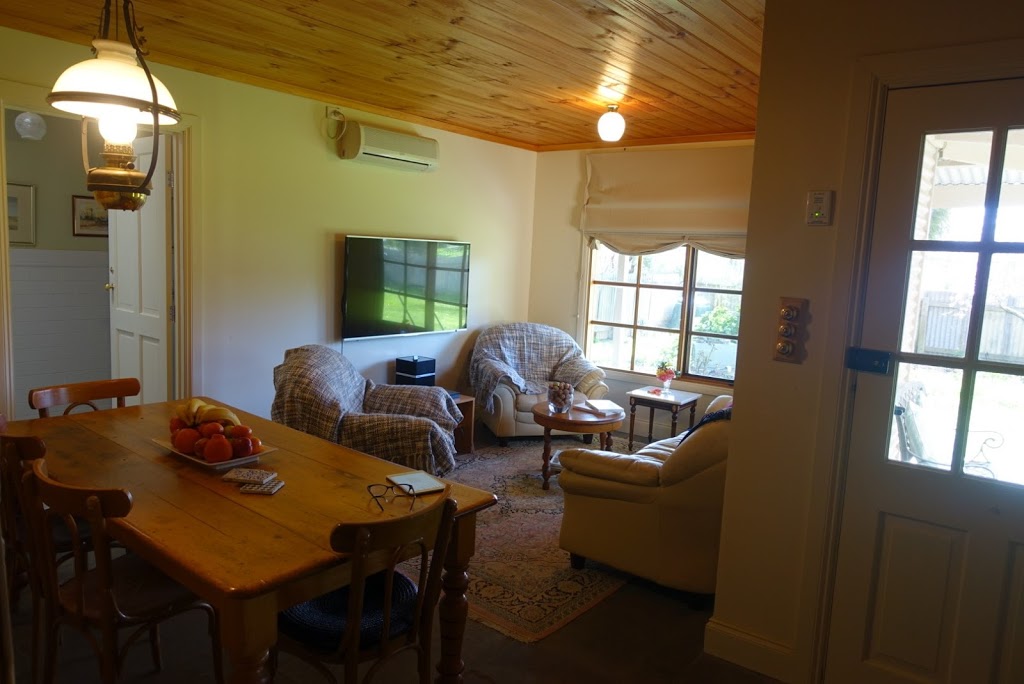 Almond Tree Cottage | lodging | 19 Archer St, Auburn SA 5451, Australia | 0408492281 OR +61 408 492 281