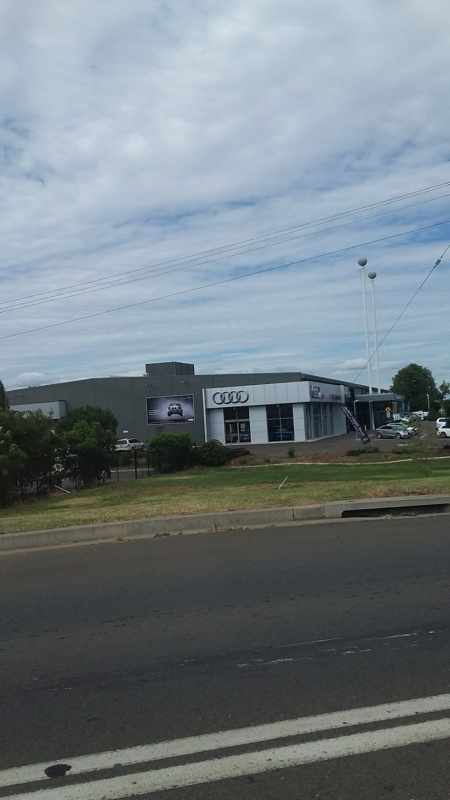 Tamworth City Prestige | car dealer | 1-5 Belmore St, Taminda NSW 2340, Australia | 0267673777 OR +61 2 6767 3777