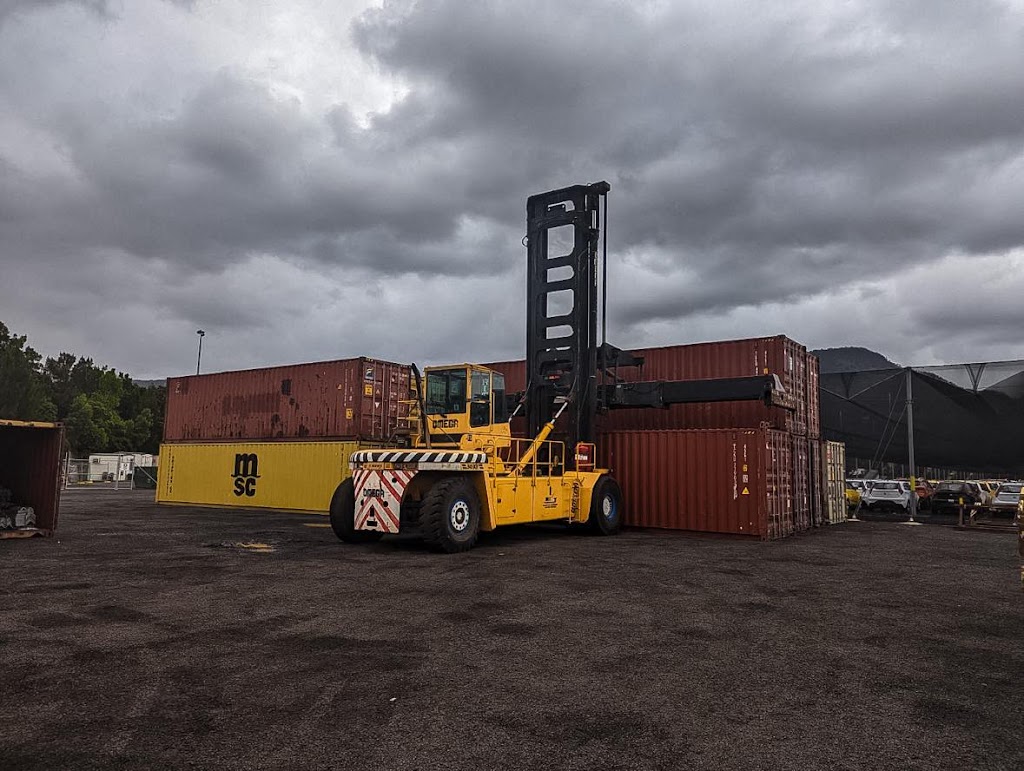 Brindle Freight Services | 66 W Dapto Rd, Kembla Grange NSW 2526, Australia | Phone: (02) 4204 8480