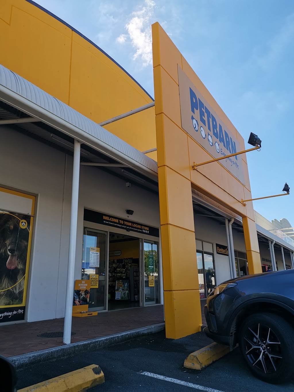 Petbarn Logan | pet store | Logan Hyperdome Home Centre, 6b/3786 Pacific Highway, Shailer Park QLD 4128, Australia | 0731813207 OR +61 7 3181 3207