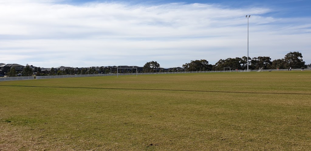 Craigieburn City Football Club | Aston Fields, Vantage Blvd, Craigieburn VIC 3064, Australia | Phone: 0411 057 907