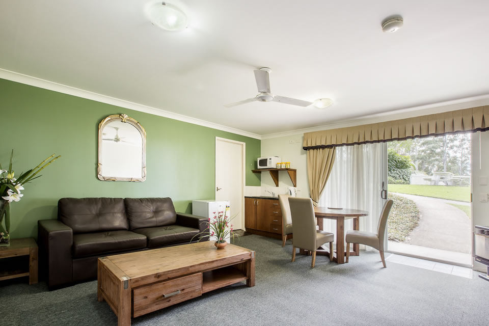Aaronlee Retreat | lodging | 13 Munro St., Mount Tamborine QLD 4272, Australia | 0755453121 OR +61 7 5545 3121