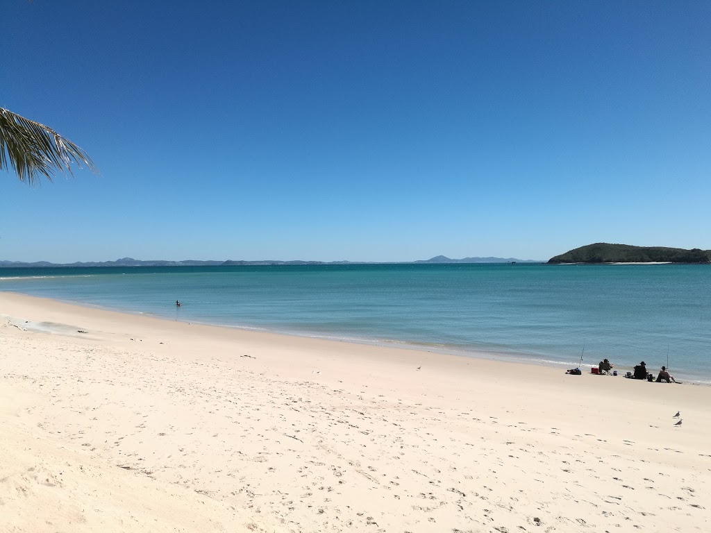 Putney Beach | tourist attraction | Unnamed Rd,, The Keppels QLD 4700, Australia | 0749392050 OR +61 7 4939 2050