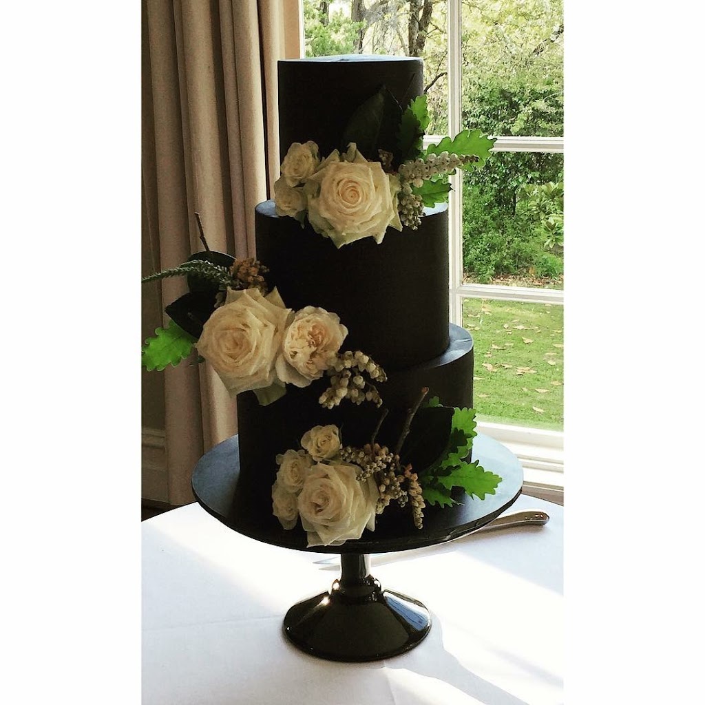 Baked Couture Cakes | Charolais Way, Picton NSW 2571, Australia