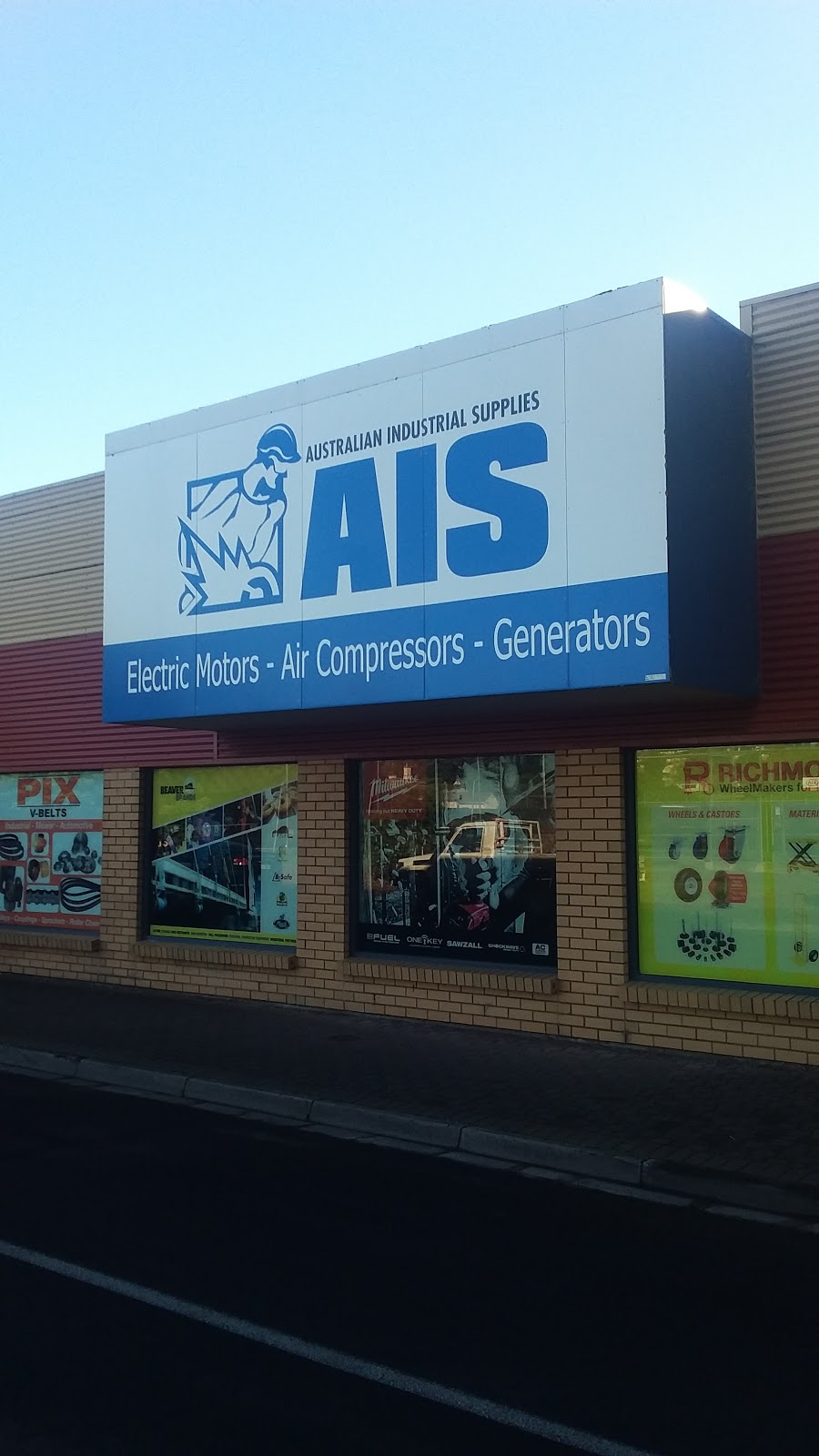 MM Electrical Mount Gambier | store | 4/32 Margaret St, Mount Gambier SA 5290, Australia | 0887256166 OR +61 8 8725 6166