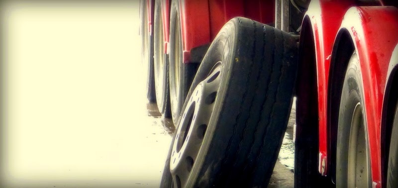 Associated Cold Tread Tyres | car repair | 82 Douro St, North Geelong VIC 3215, Australia | 0352785533 OR +61 3 5278 5533
