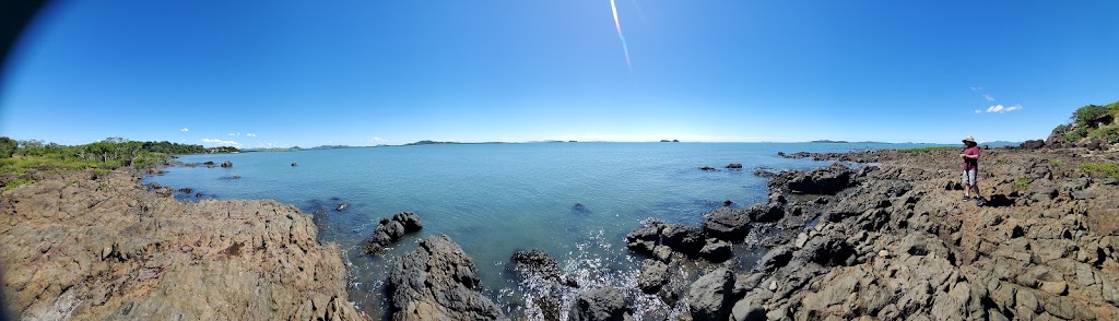 Serene St Helens Beach Affordable Stay | 9 Rosella St, St Helens Beach QLD 4798, Australia | Phone: 0400 062 055