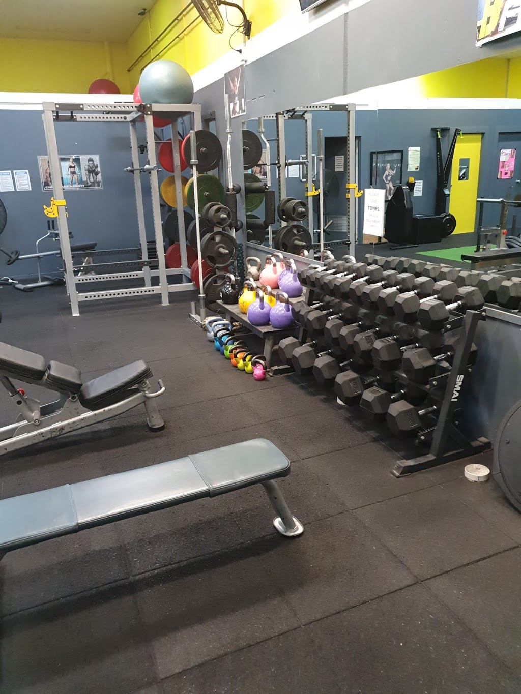 Bfit Health Club | gym | Henry Parks Plaza, 182 Rouse St, Tenterfield NSW 2372, Australia | 0403738044 OR +61 403 738 044