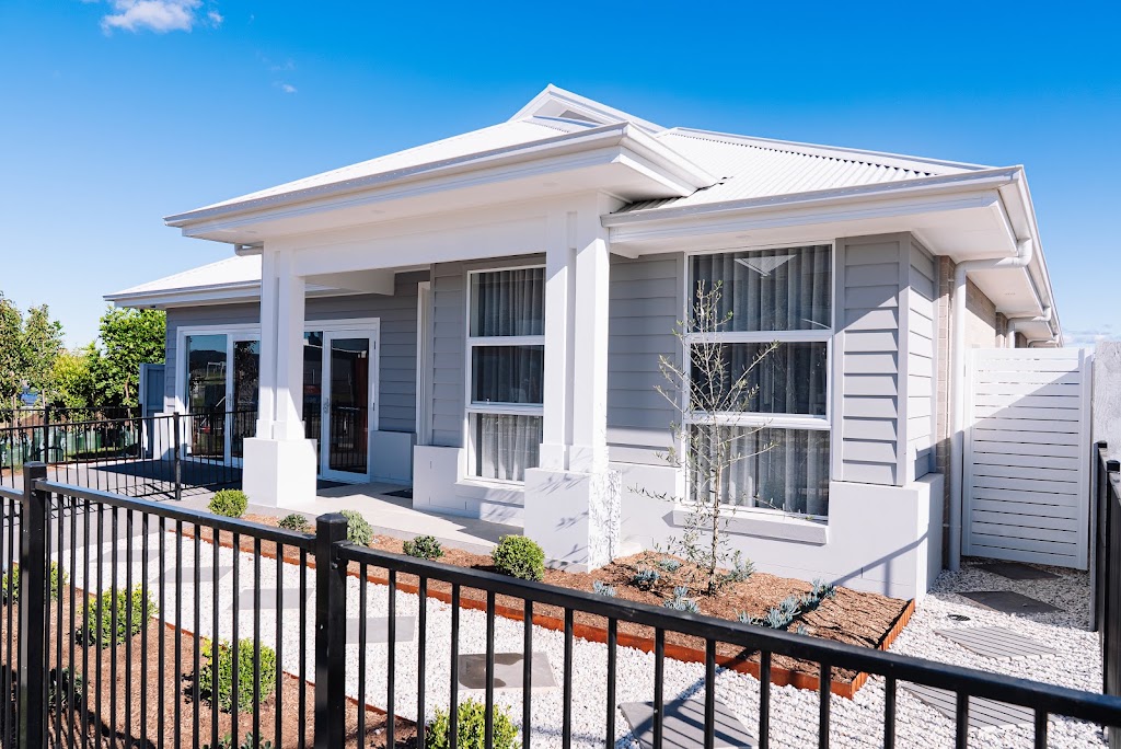 Crystele Homes: Menangle Park Display Village | 3 Subzero Cr, Menangle Park NSW 2563, Australia | Phone: (02) 4648 1913