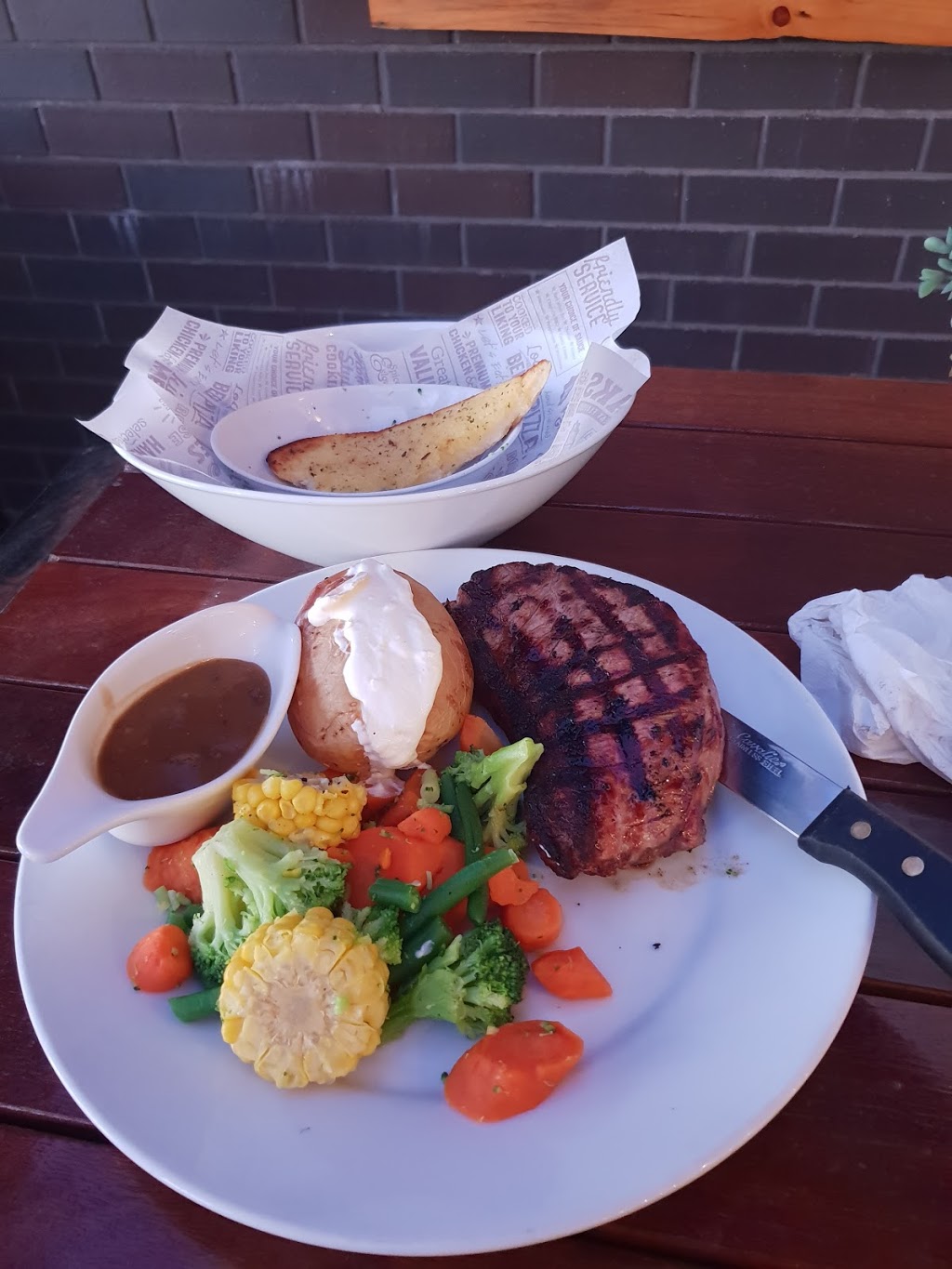 Browns Plains Hotel | restaurant | 64 Browns Plains Rd, Browns Plains QLD 4118, Australia | 0730517637 OR +61 7 3051 7637