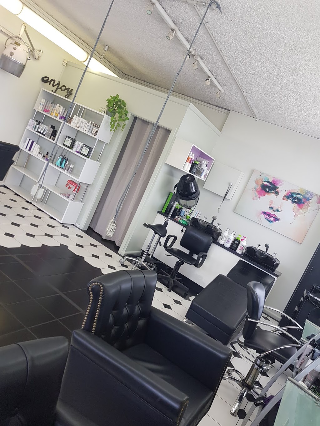 Lush Hair Studio | hair care | 3/23 Wyong Rd, Tumbi Umbi NSW 2261, Australia | 0243882888 OR +61 2 4388 2888