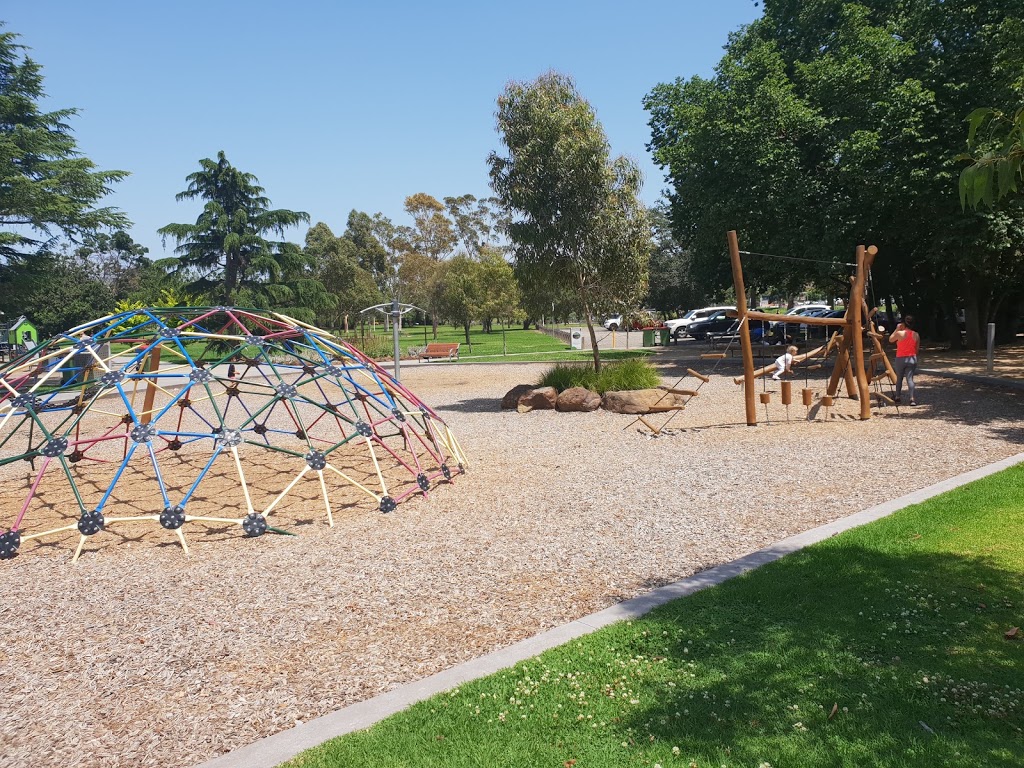 EA Coulson Gardens | park | 33 Chifley Dr, Maribyrnong VIC 3032, Australia