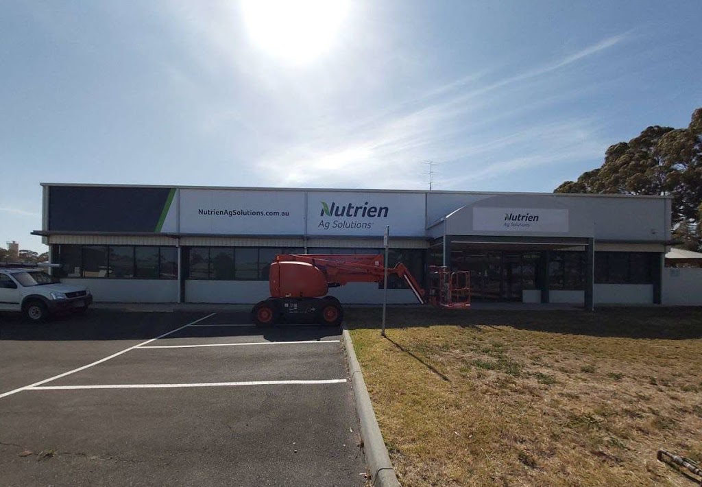 Nutrien Ag Solutions |  | 6 Holder Rd, Bannockburn VIC 3331, Australia | 0352814000 OR +61 3 5281 4000