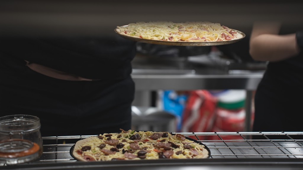 The Pizza Bar Diggers Rest | meal takeaway | Shop 8/9 Banks Dr, Diggers Rest VIC 3427, Australia | 0422319859 OR +61 422 319 859