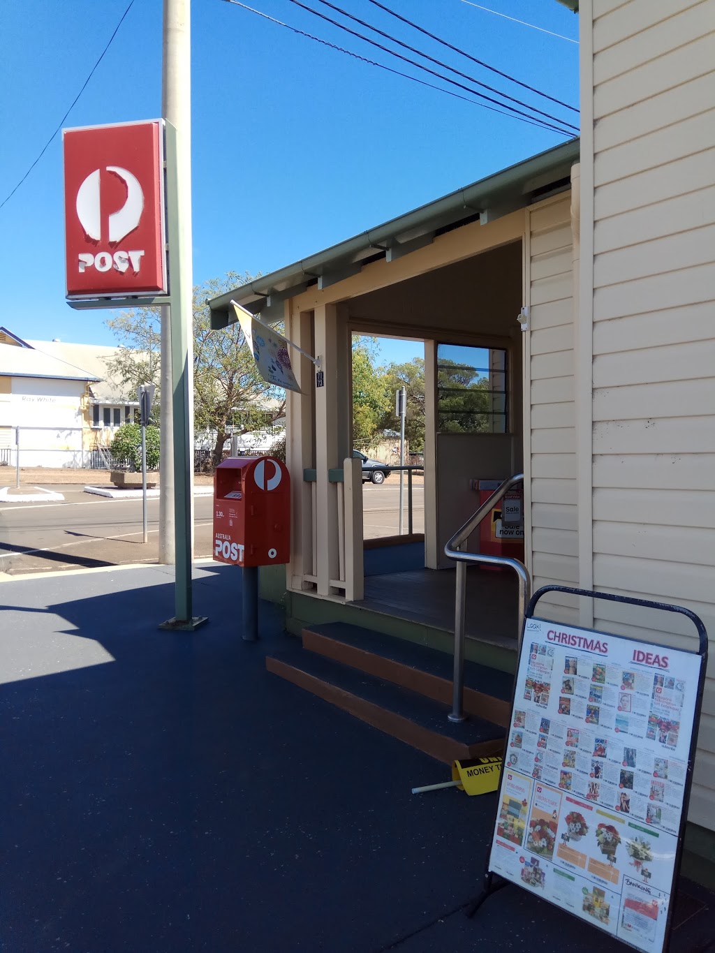 Australia Post - Mundubbera LPO | post office | 71-73 Lyons St, Mundubbera QLD 4626, Australia | 0741654447 OR +61 7 4165 4447