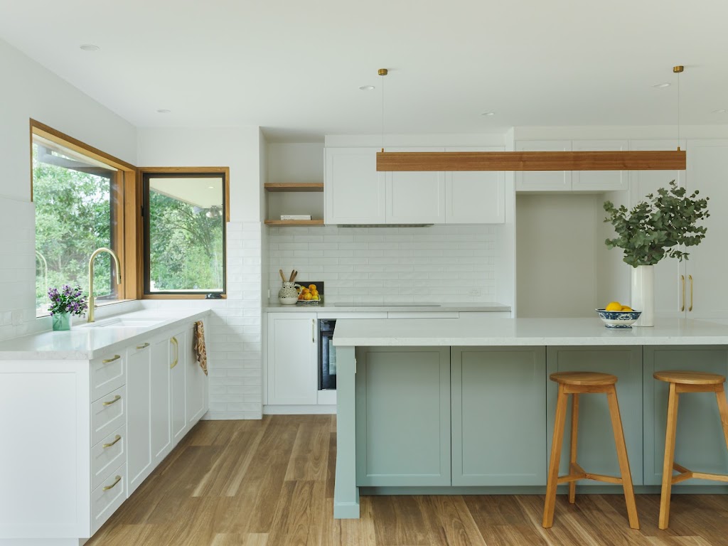 Edwards Renovations Co | 18 Miriam Dr, Yarra Glen VIC 3775, Australia | Phone: 1300 476 174