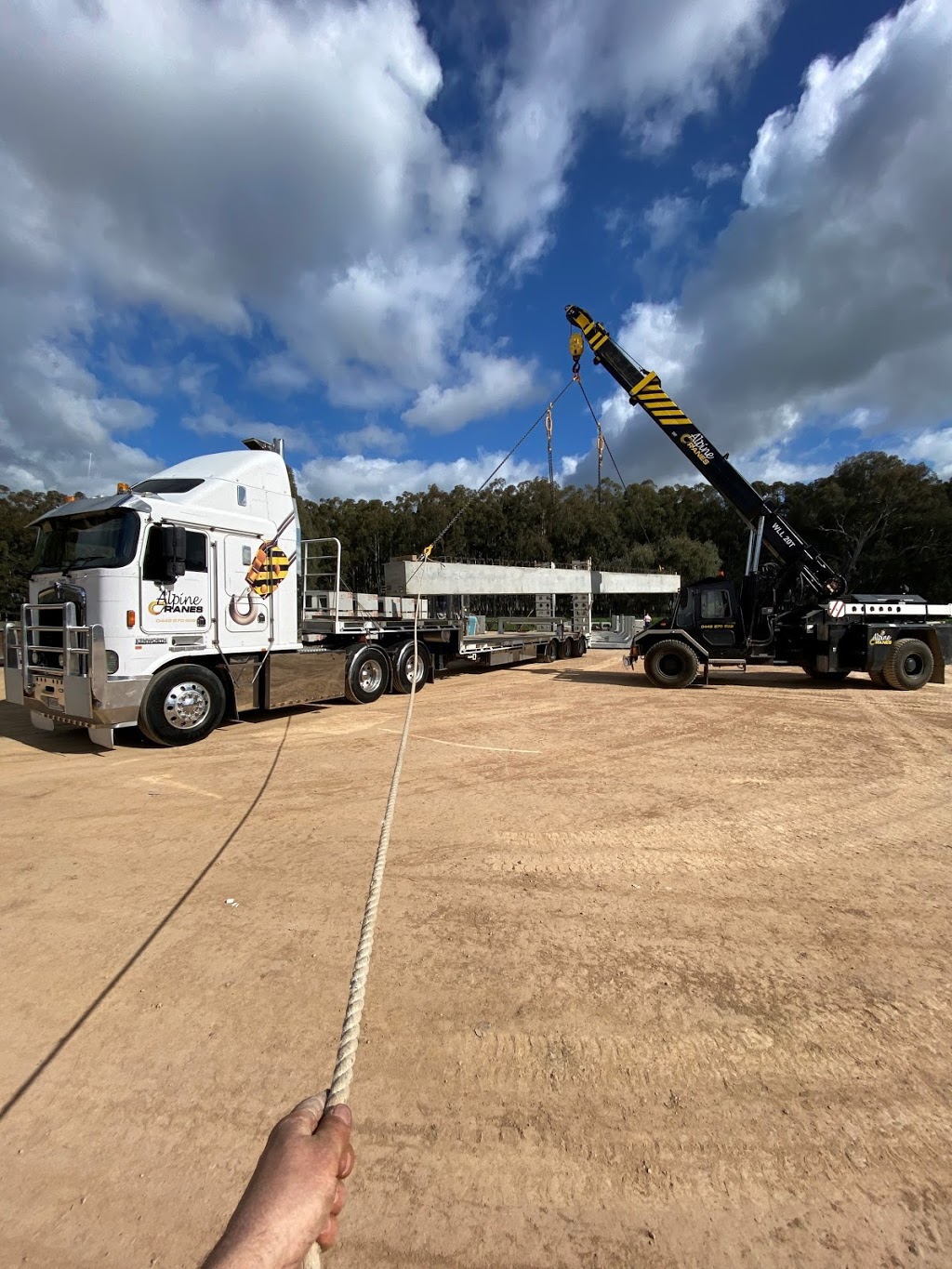 Alpine Cranes Wangaratta Pty Ltd | Yard Opposite, 13 Ashmore St, Wangaratta VIC 3677, Australia | Phone: 0448 870 808