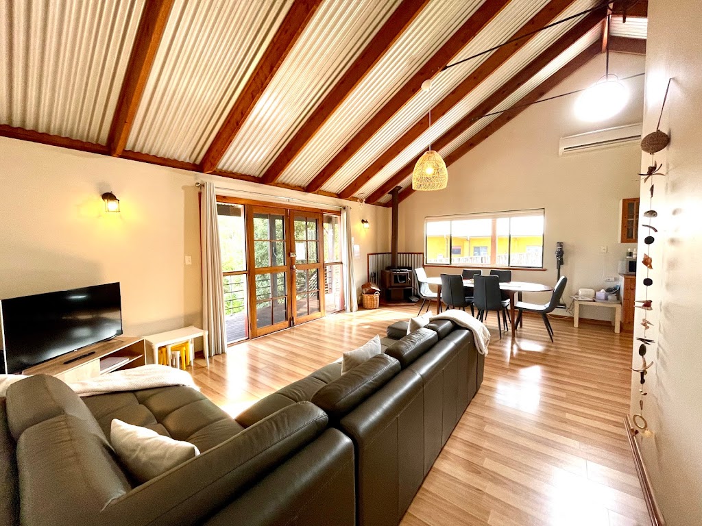 The Tree House Dunsborough | lodging | 4 Norfolk St, Dunsborough WA 6281, Australia | 0402560542 OR +61 402 560 542