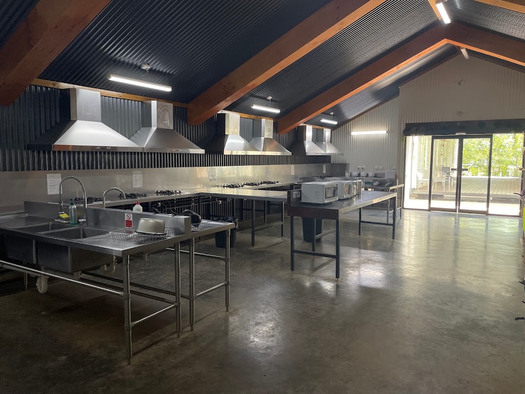 Shamrock Backpacker | 10 McGregor St, Hillston NSW 2675, Australia | Phone: 0427 487 406