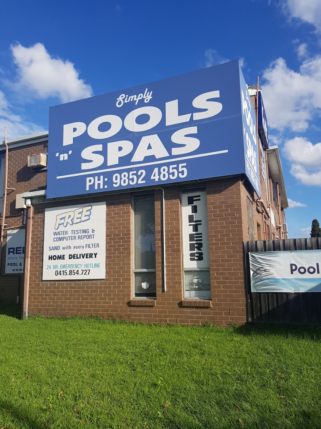 Simply Pools and Spas | store | 22 Manningham Rd, Bulleen VIC 3105, Australia | 0398524855 OR +61 3 9852 4855