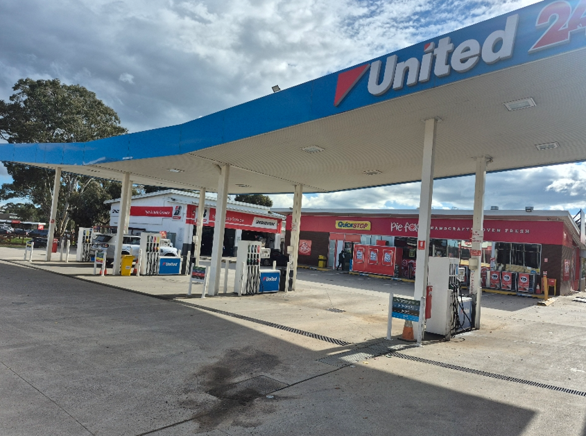 Localcoin Bitcoin ATM - United Petroleum Doreen | 940 Bridge Inn Rd, Doreen VIC 3754, Australia | Phone: 1800 953 282