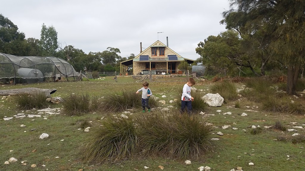 Broken Gum Country Eco Retreat | lodging | 417B Jaensch Rd, Hartley SA 5255, Australia | 0410087462 OR +61 410 087 462