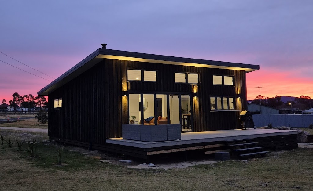 Girra Vista | 2 Barawell St, Wallangarra QLD 4383, Australia | Phone: 0411 129 590