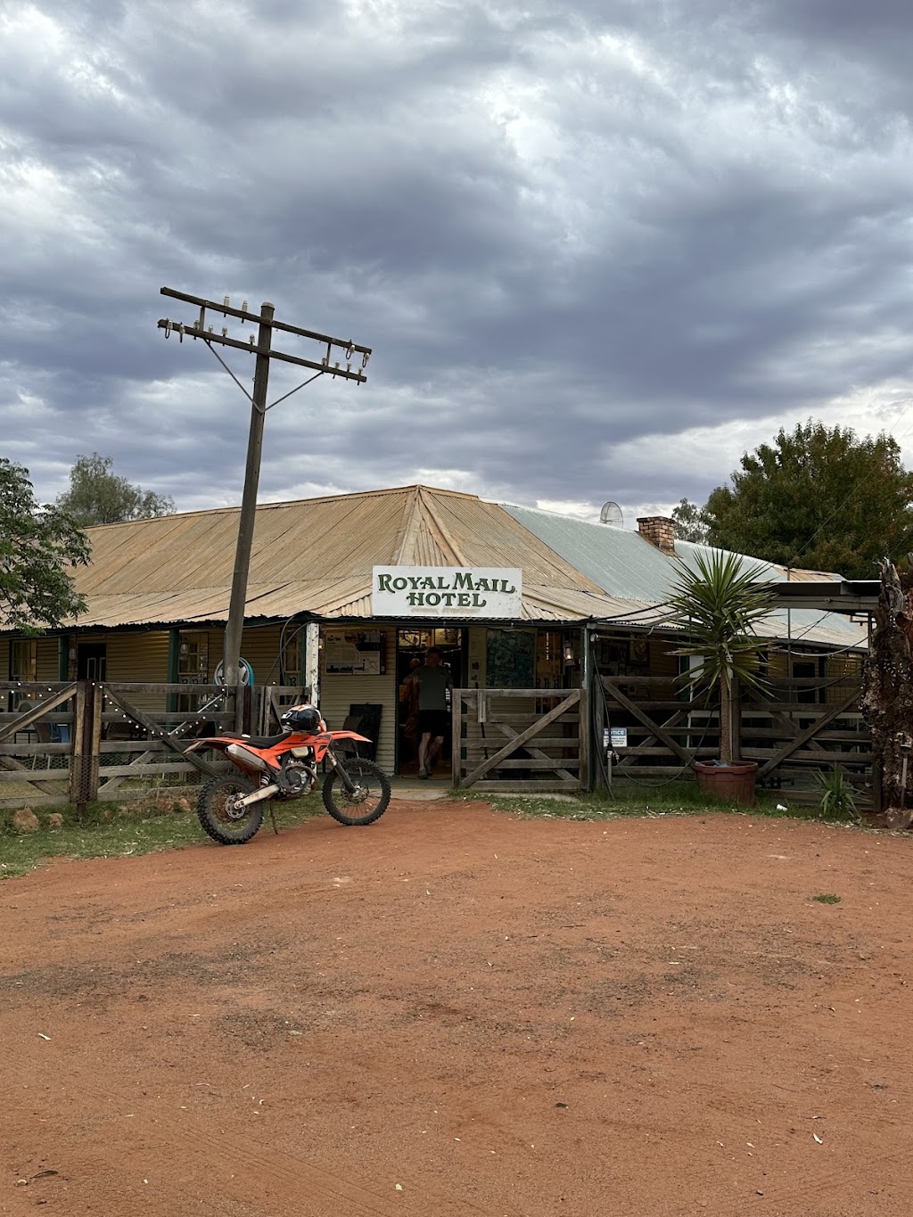 Southern Cross Caravan Park | 25 Canopus St, Hungerford QLD 4493, Australia | Phone: (07) 4655 4064