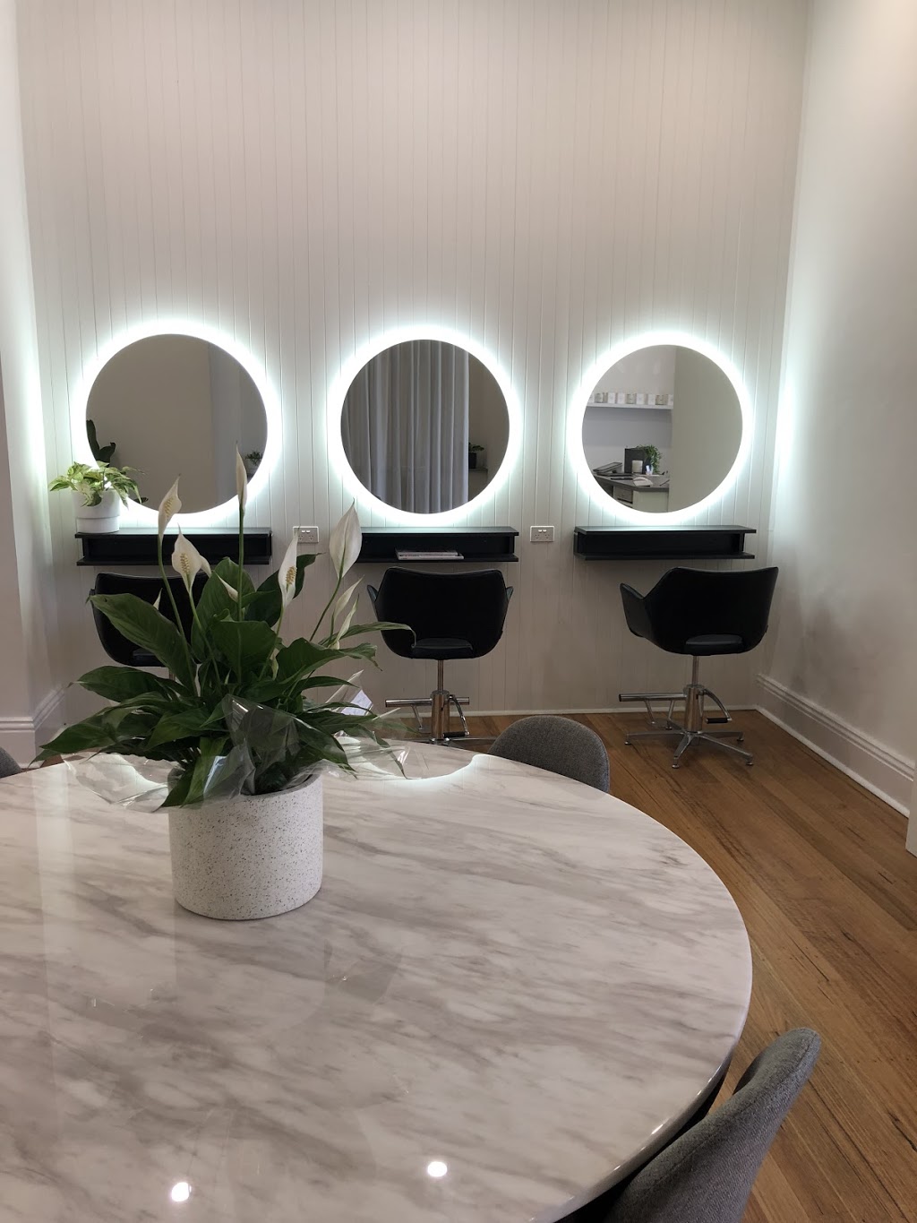 M&CO Hair Design | hair care | 35C Anslow St, Woodend VIC 3442, Australia | 0477337065 OR +61 477 337 065