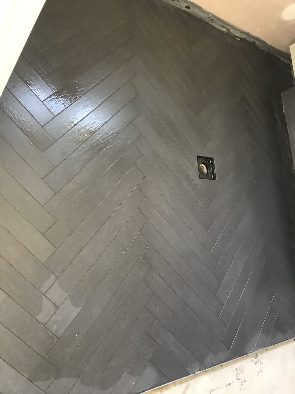 Lg tiling service | 157 Sanctuary Point Rd, Sanctuary Point NSW 2540, Australia | Phone: 0433 570 050