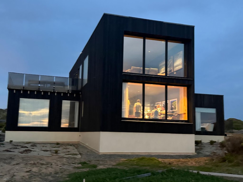 King island lodge | 43 Moores Dr, Currie TAS 7256, Australia | Phone: 0411 224 445