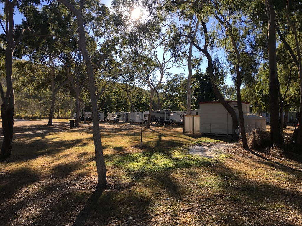 BarraCrab Caravan Park | rv park | 1 Colonial Dr, Clairview QLD 4741, Australia | 0749560190 OR +61 7 4956 0190