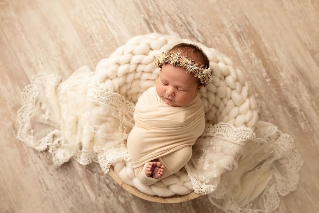 Chasing Tia Photography | 4 Romford Cl, Davistown NSW 2251, Australia | Phone: 0402 085 515