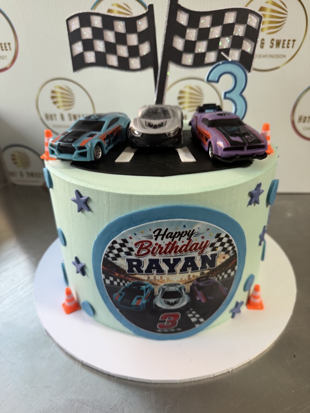 Hot & Sweet Cakes & Products | Cornish St, Cobram VIC 3644, Australia | Phone: 0449 743 290