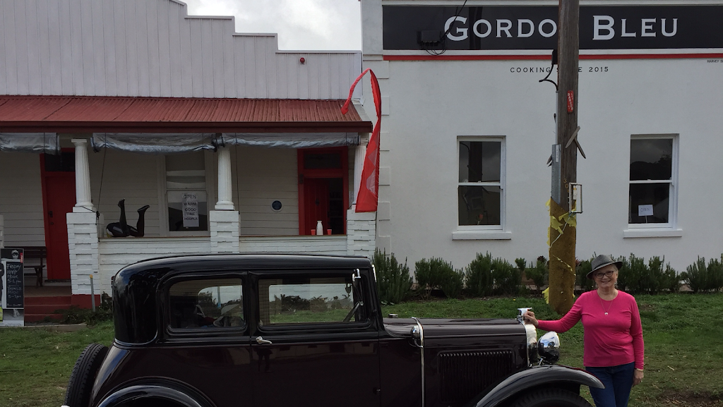 Gordon Bleu | cafe | 69 Main St, Gordon VIC 3345, Australia | 0353907622 OR +61 3 5390 7622