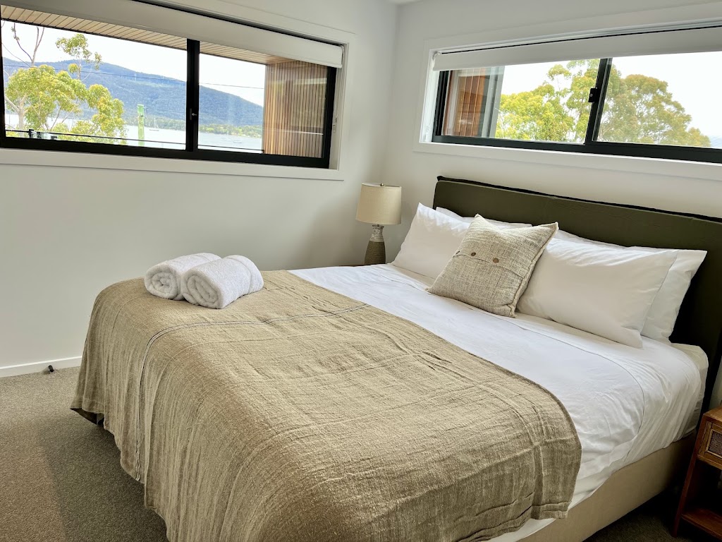 Bay View Retreats | 21 Bay View Rd, Dover TAS 7117, Australia | Phone: 0486 045 888