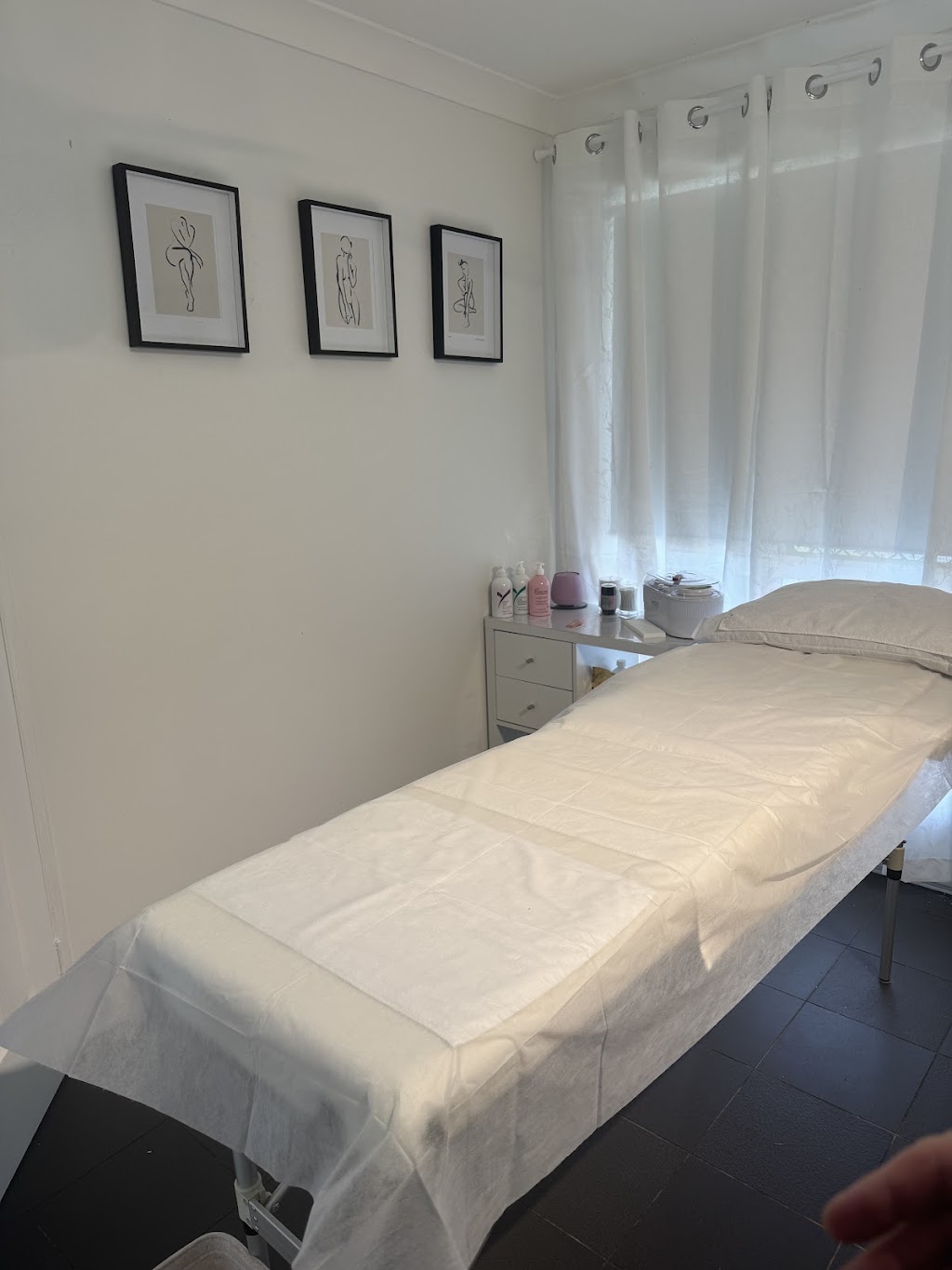 One Stop Wax Pot | 10 Gardenia Dr, Bonogin QLD 4213, Australia | Phone: 0481 300 058