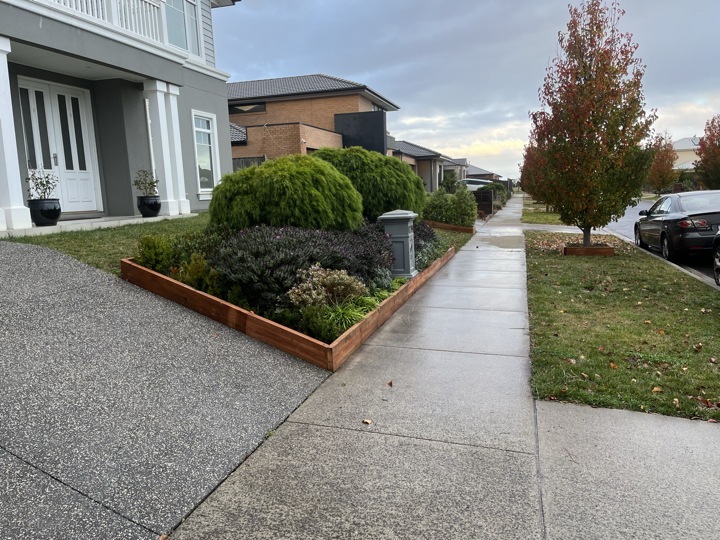 Lavelle Landscapes and Constructions | 9 Loris Cl, Grovedale VIC 3216, Australia | Phone: 0458 176 386