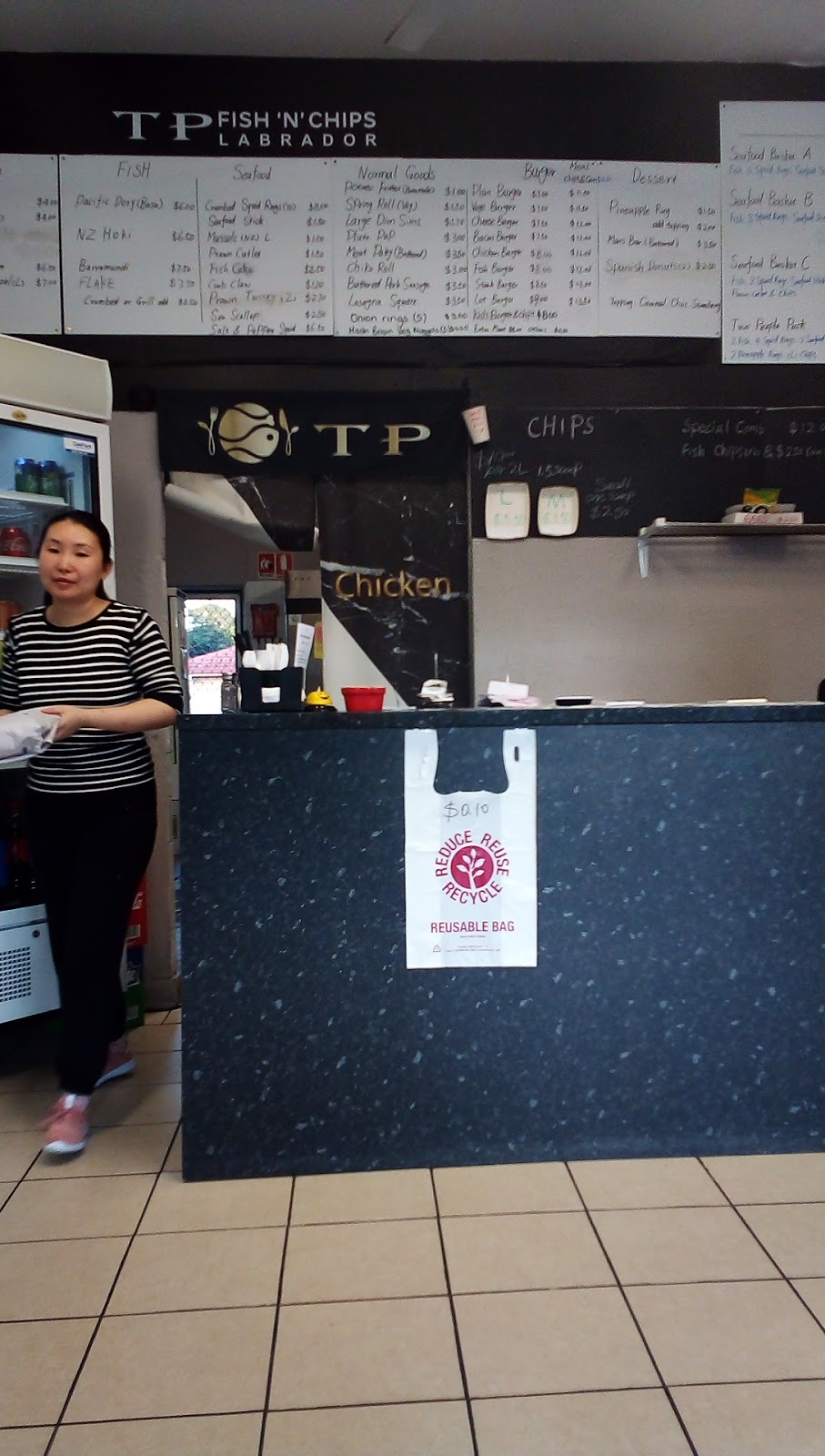 T P Fish & Chips | meal takeaway | 1/79 Central St, Labrador QLD 4215, Australia | 0755327492 OR +61 7 5532 7492