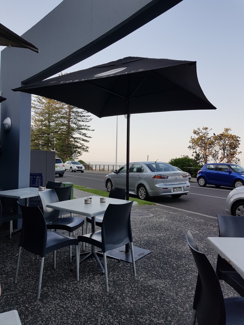 Aqua Restaurant | restaurant | The Strand, 17/54-58 Cliff Rd, Wollongong NSW 2500, Australia | 0242259888 OR +61 2 4225 9888