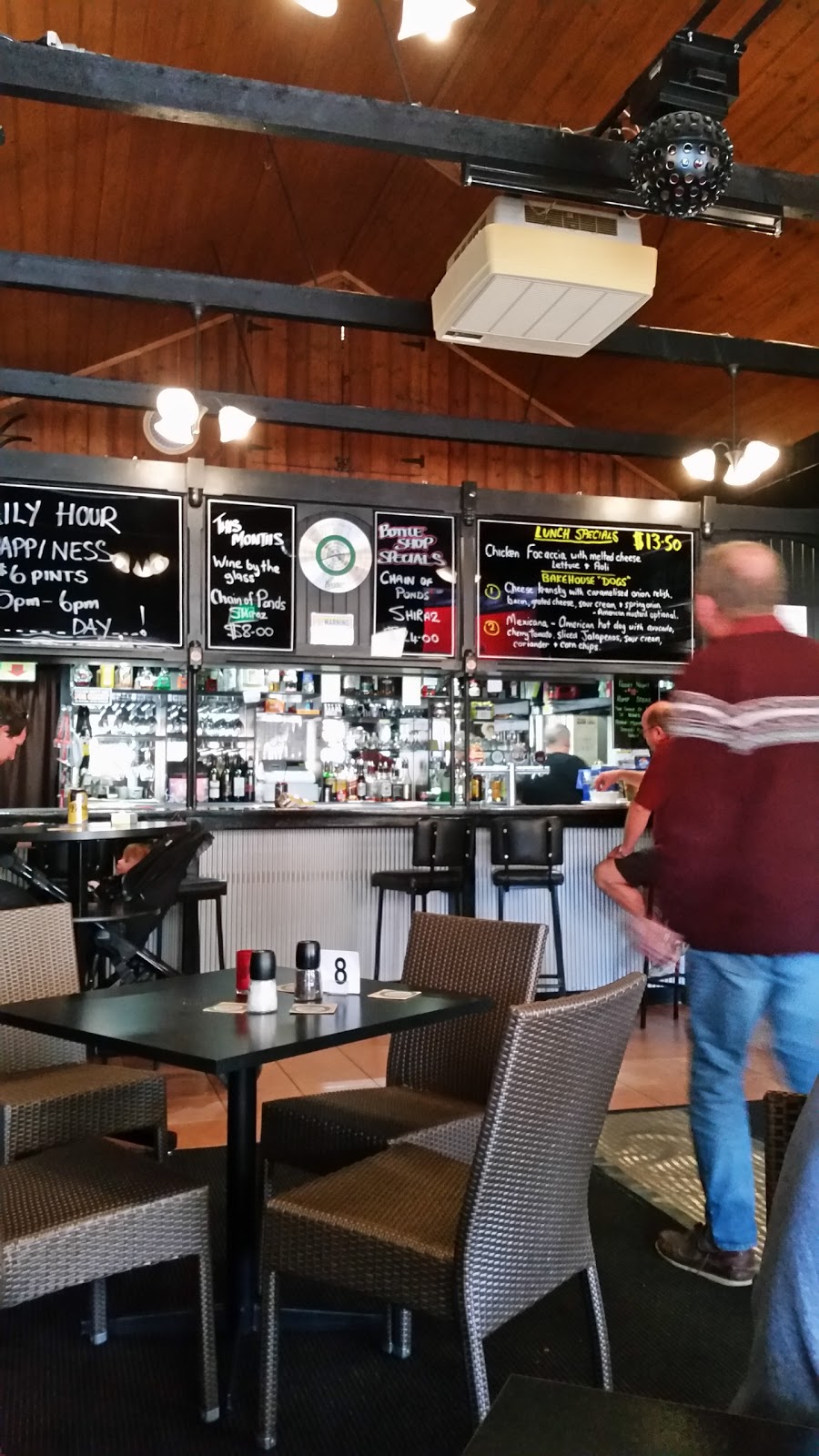 Old Bake House Tavern | bar | 10 Queen St, Williamstown SA 5351, Australia | 0885246117 OR +61 8 8524 6117