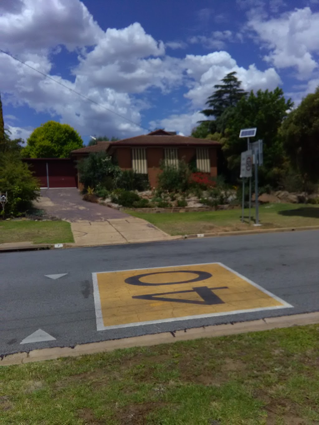 Hendersons Houses | 40 Temerloh Ave, Tolland NSW 2650, Australia | Phone: (02) 6922 3669